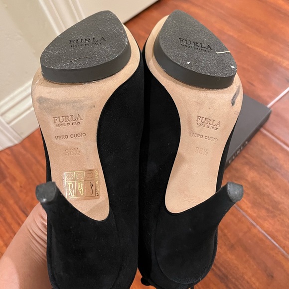 Furla Black Suede Pumps Great Condition - Picture 8 of 11